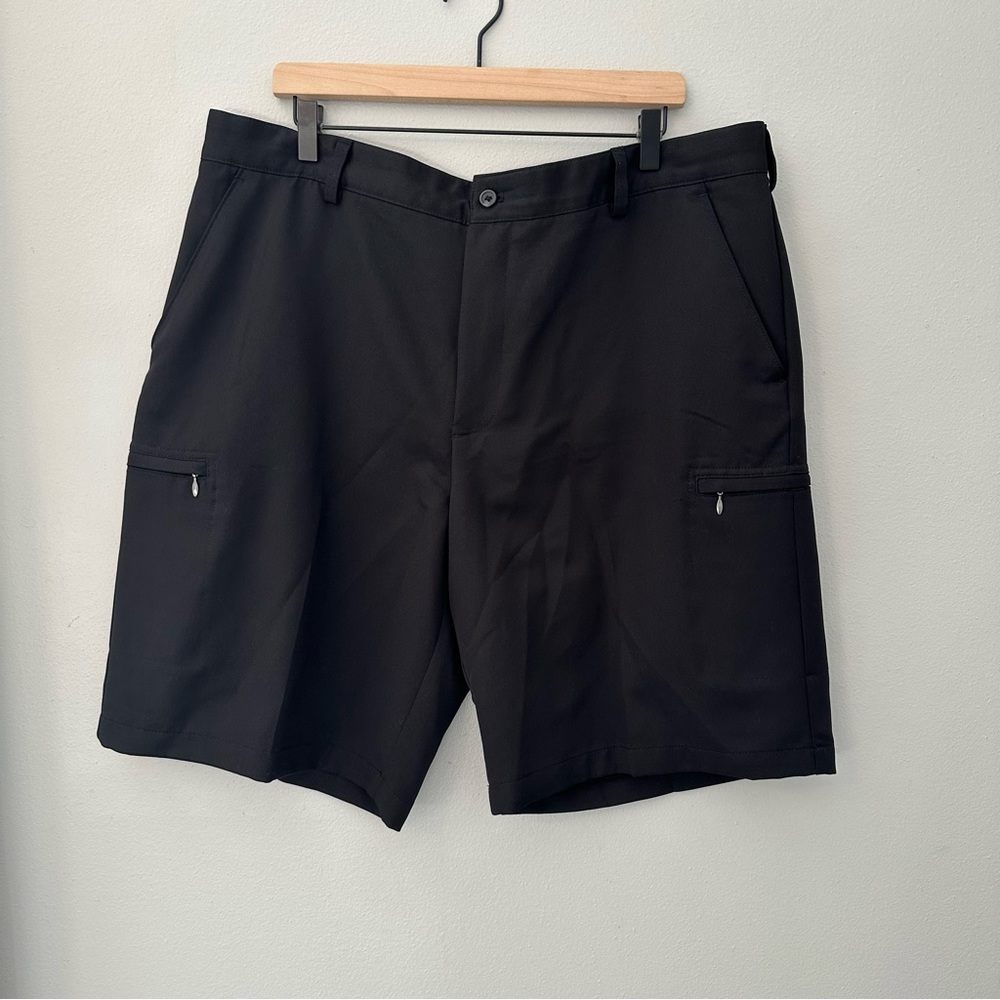 Izod Golf (40) Men's Black Golf Shorts